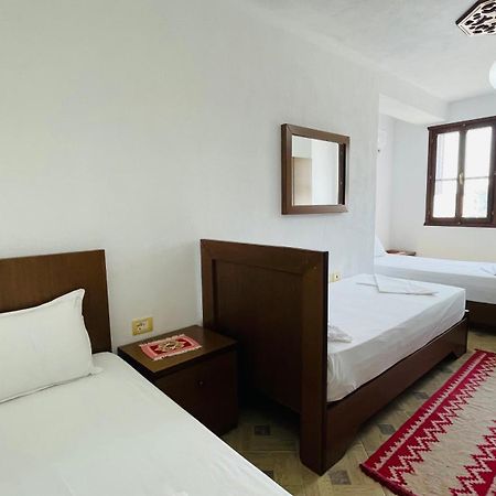 Denis Guesthouse 1930 Gjirokastër Dış mekan fotoğraf