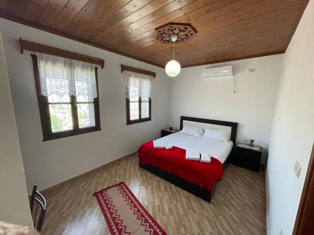 Denis Guesthouse 1930 Gjirokastër Dış mekan fotoğraf