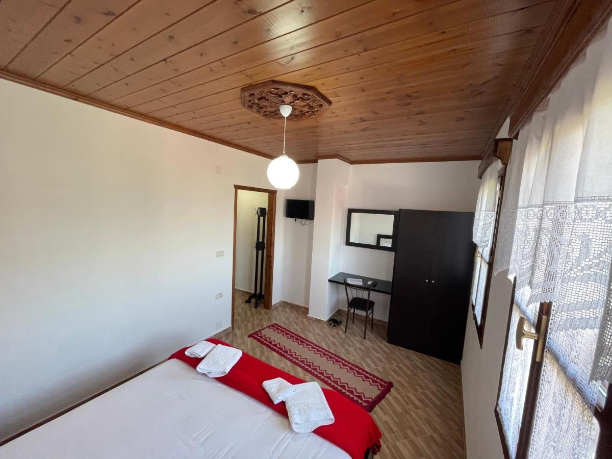 Denis Guesthouse 1930 Gjirokastër Dış mekan fotoğraf