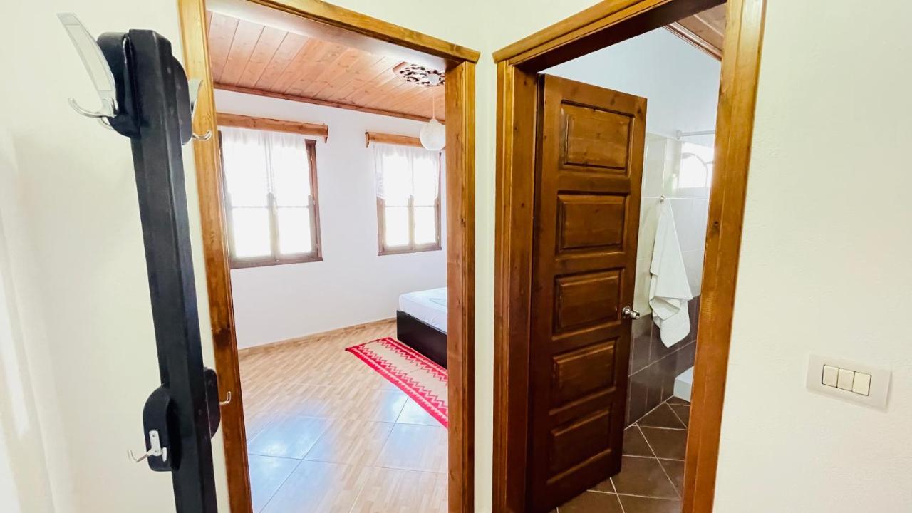 Denis Guesthouse 1930 Gjirokastër Dış mekan fotoğraf