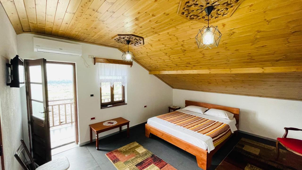 Denis Guesthouse 1930 Gjirokastër Dış mekan fotoğraf