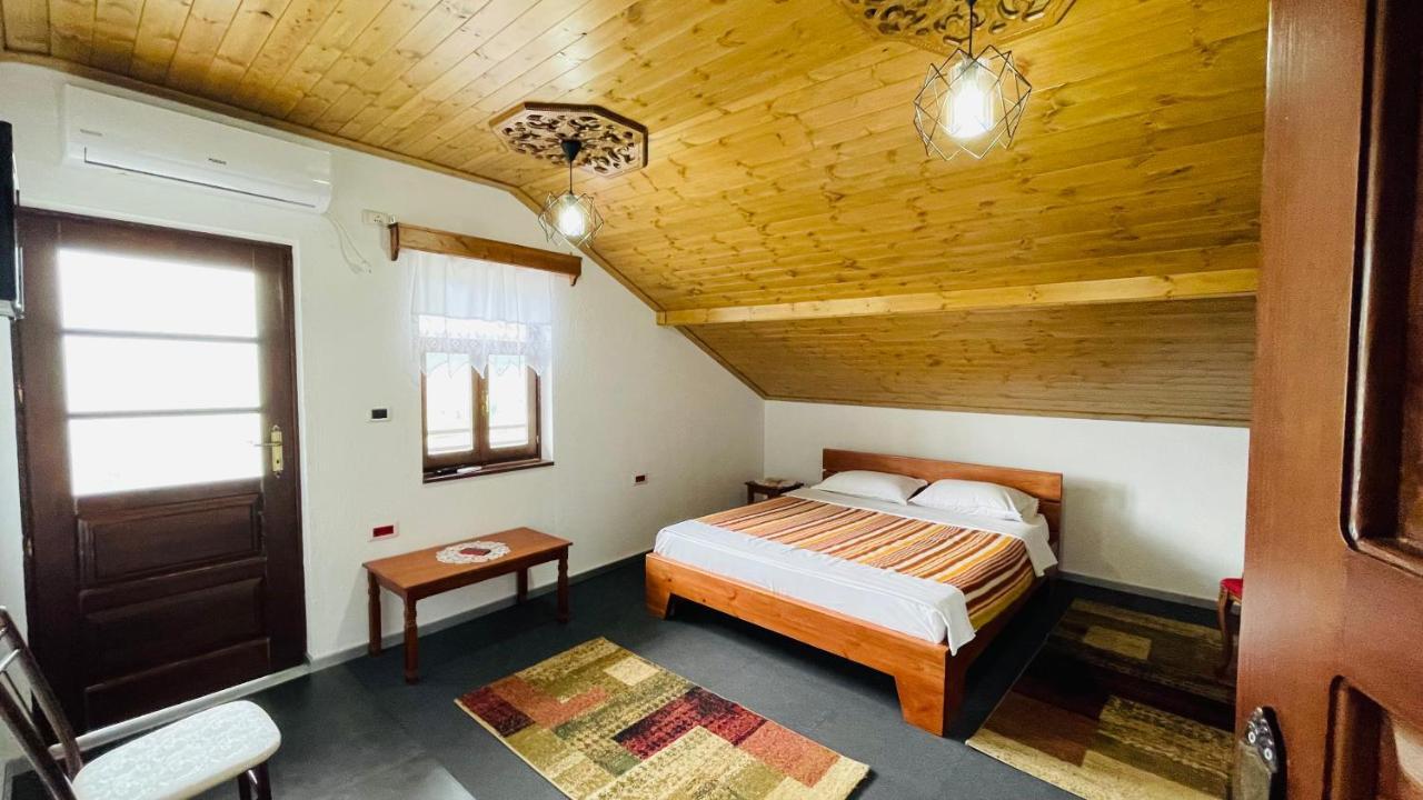 Denis Guesthouse 1930 Gjirokastër Dış mekan fotoğraf