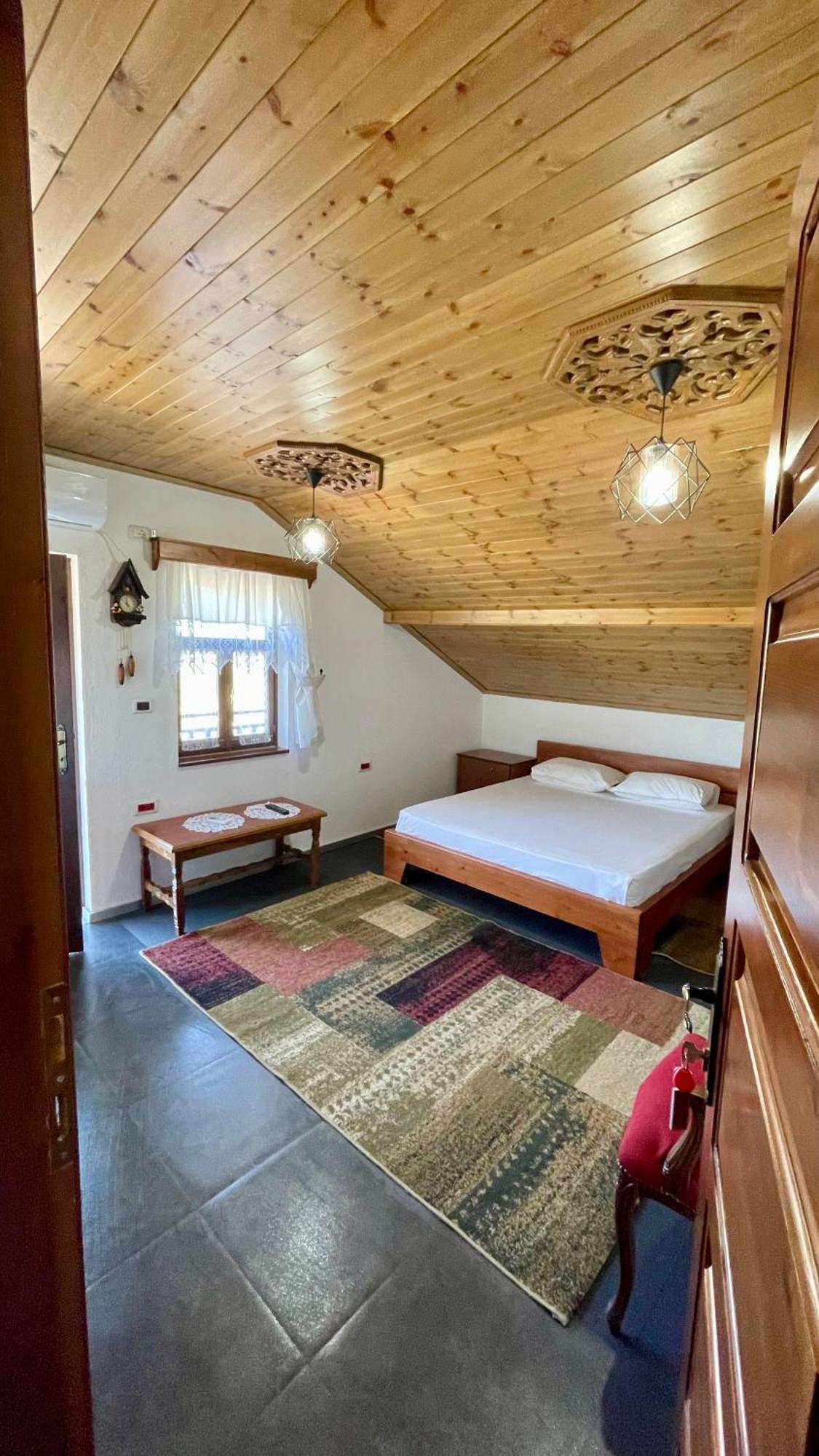 Denis Guesthouse 1930 Gjirokastër Dış mekan fotoğraf