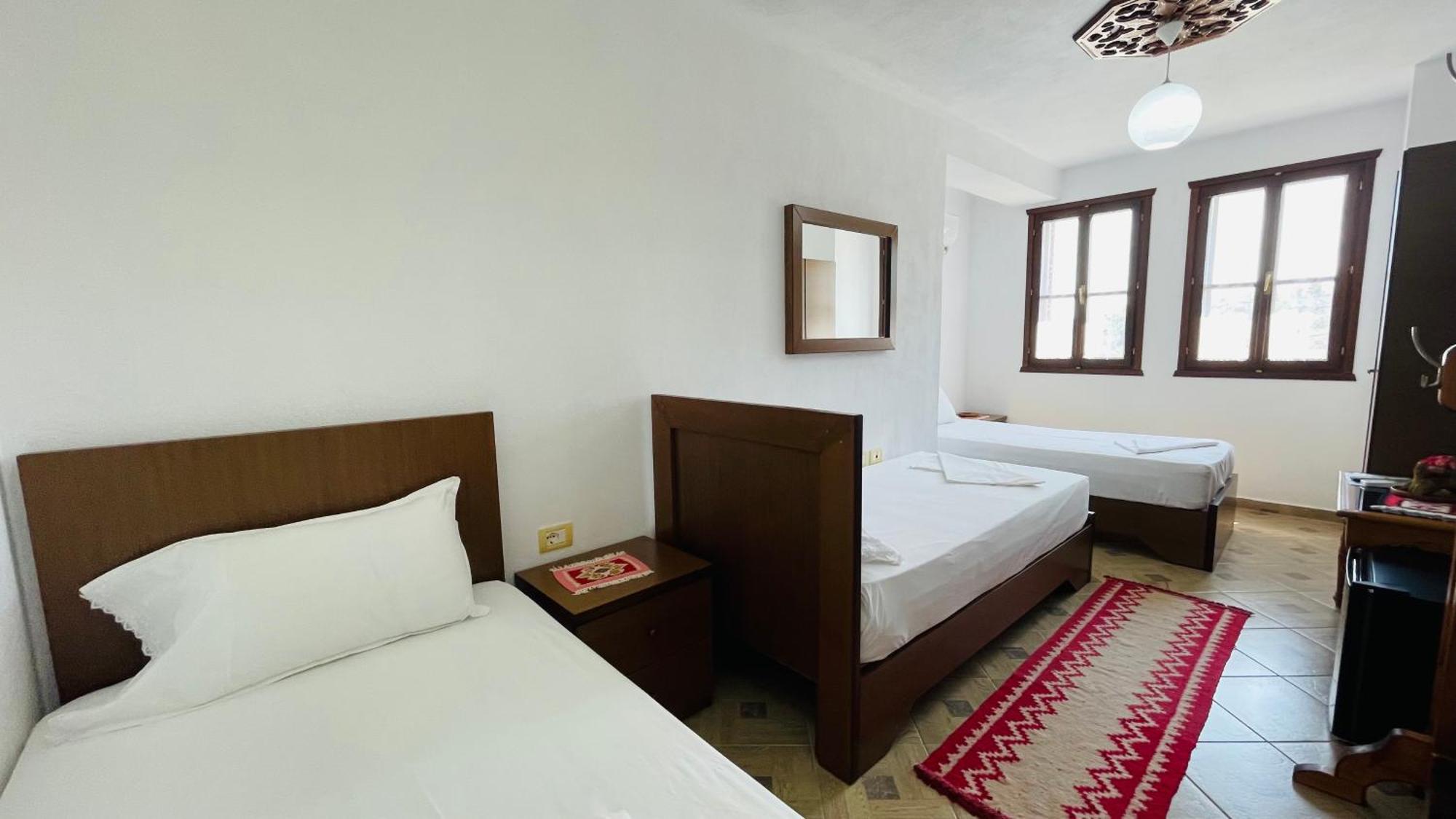Denis Guesthouse 1930 Gjirokastër Dış mekan fotoğraf