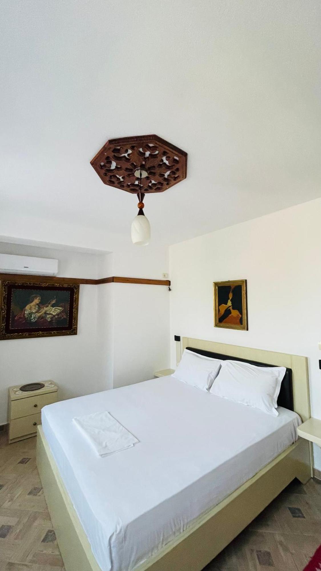 Denis Guesthouse 1930 Gjirokastër Dış mekan fotoğraf